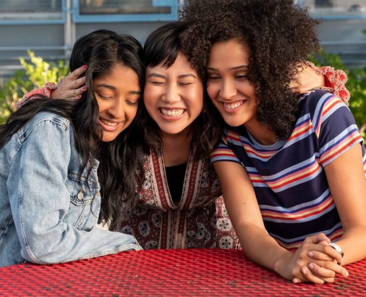 Você vai ficar chocado com a idade dos atores da série 'Eu Nunca...' da Netflix