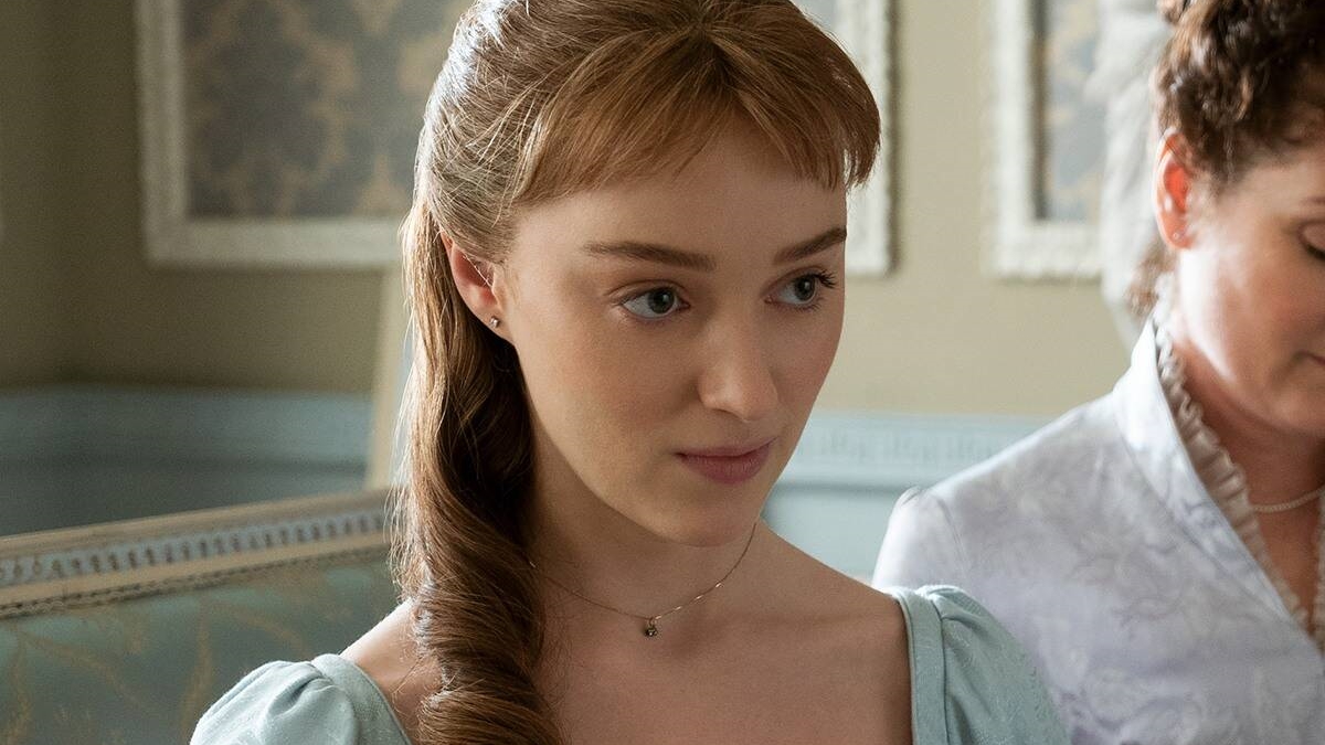 Phoebe Dynevor retorna aos set de 'Bridgerton' e primeiras fotos mostram novo visual de Daphne na 2ª temporada