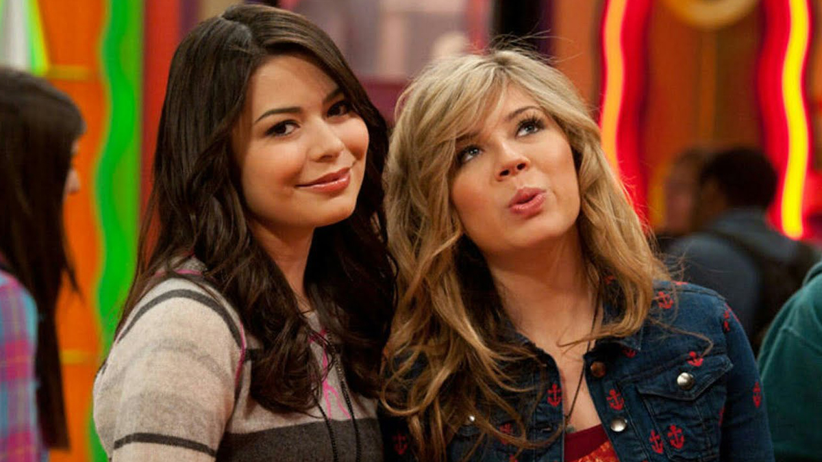 iCarly: Miranda Cosgrove revela que ligou para Jennette McCurdy pedindo para ela participar do revival