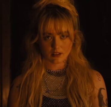 Kathryn Newton conta detalhes das gravações e de sua personagem no novo filme 'Abigail'
