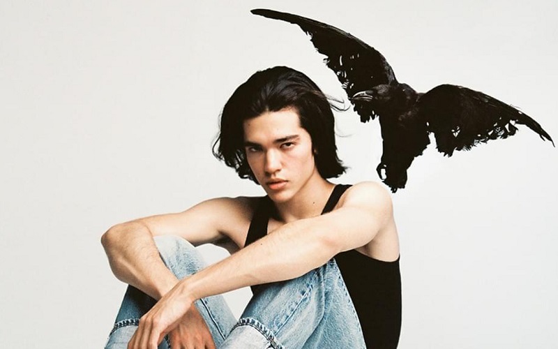 ‘Kid Krow’: Conan Gray lança seu primeiro álbum